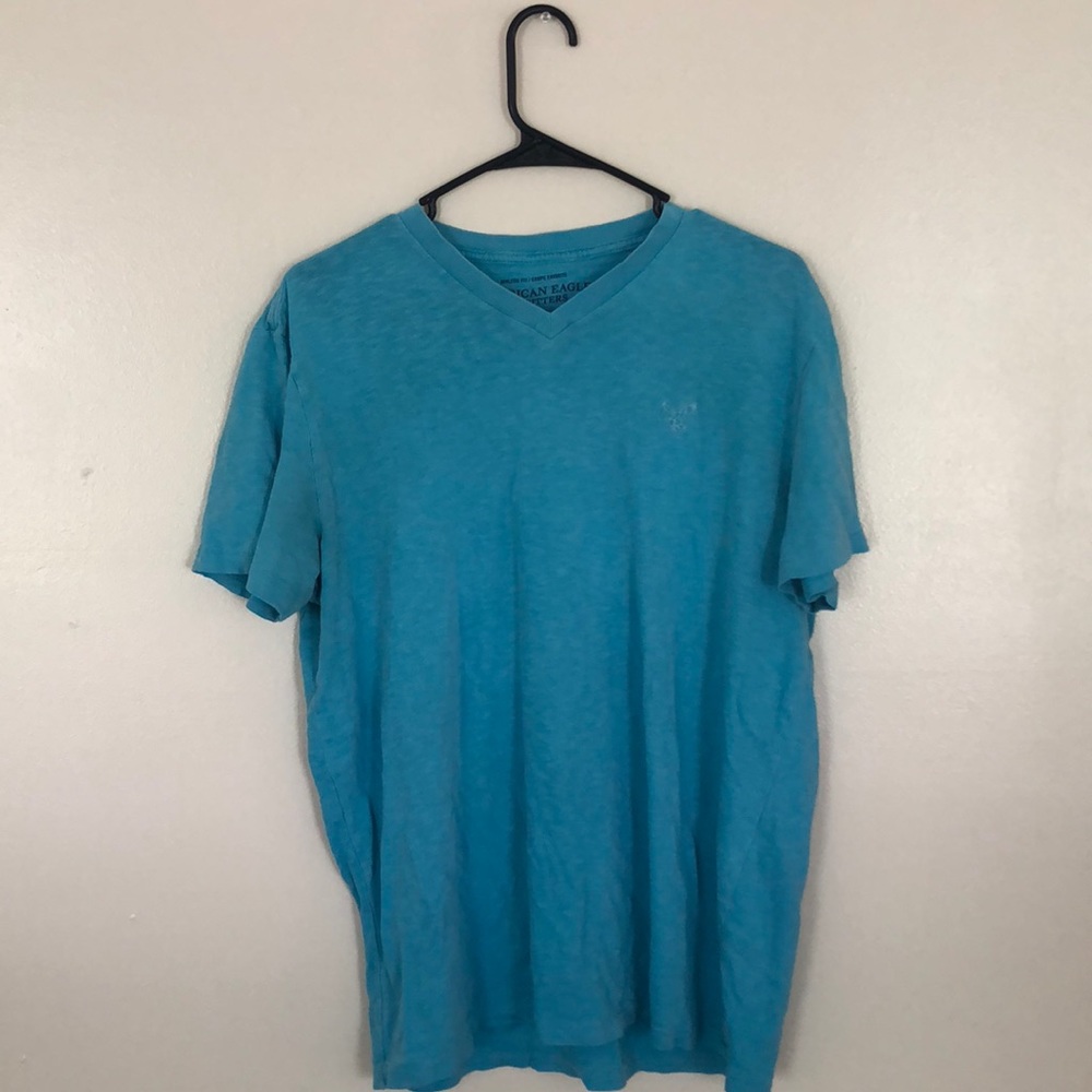 Size (L) American Eagle V-Neck